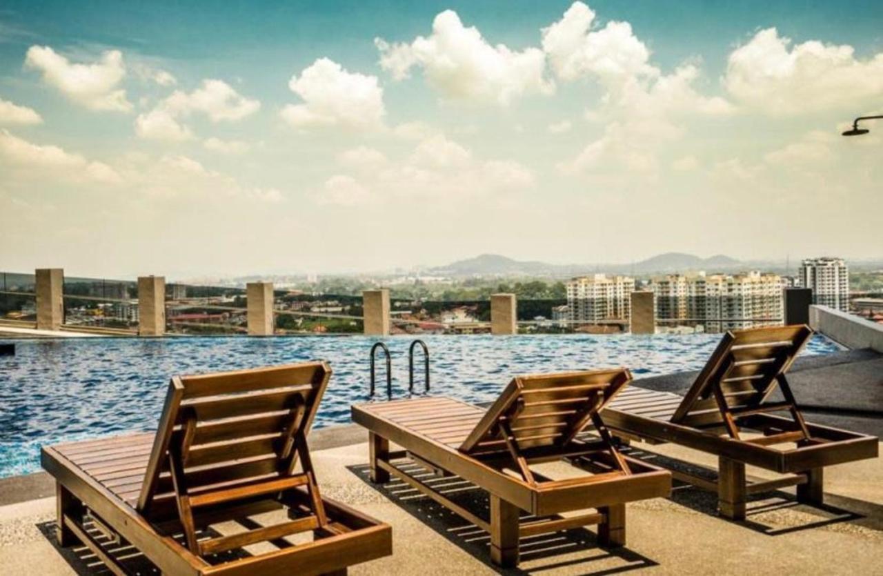 Imperio.Res - Near To Jonker & Mall - Pool View Malacca Exteriör bild